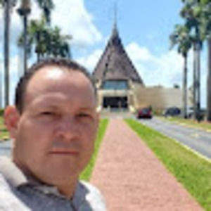 Meet your Posher, Raciel